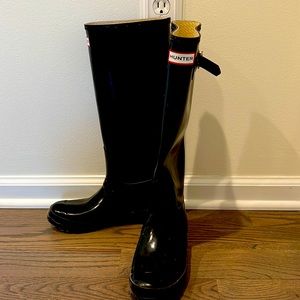 Black Hunter tall boots